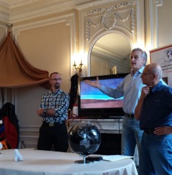 de gauche à droite : le traileur Sylvain Bazin, l'aventurier Charles hedrich et l'alpiniste Bernard Muller