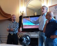 de gauche à droite : le traileur Sylvain Bazin, l'aventurier Charles Hedrich et l'alpiniste Bernard Muller